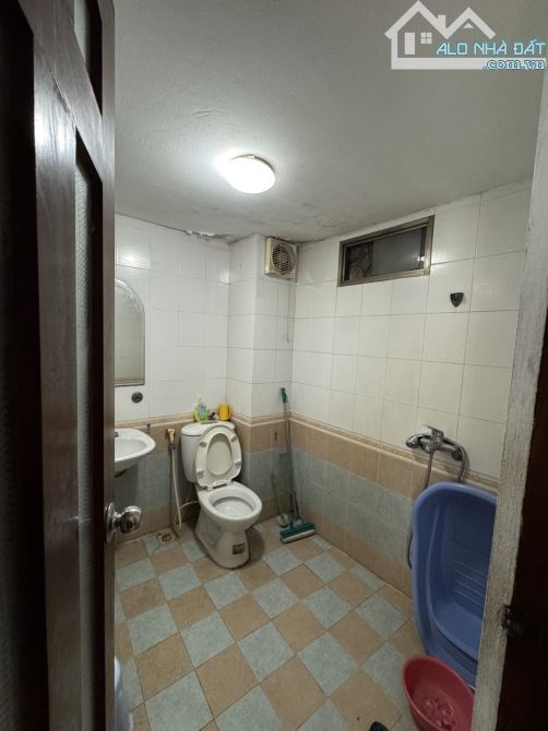 Bán nhà Nguyễn Trãi 43m 5 tầng hơn 8 tỉ - ngõ rộng - gần ô tô - sổ vuông - 5