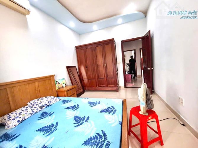 NHÀ HIẾM NGANG KHỦNG ( 7×14), Ô TÔ NGỦ TRONG NHÀ, SỔ A4 HOÀN CÔNG ĐỦ. - 5