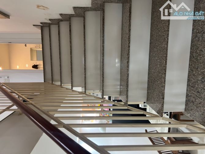 NHÀ 4 TẦNG . 50M2 . 7PN. 7WC . MẶT TIỀN HẺM XE TẢI - 5