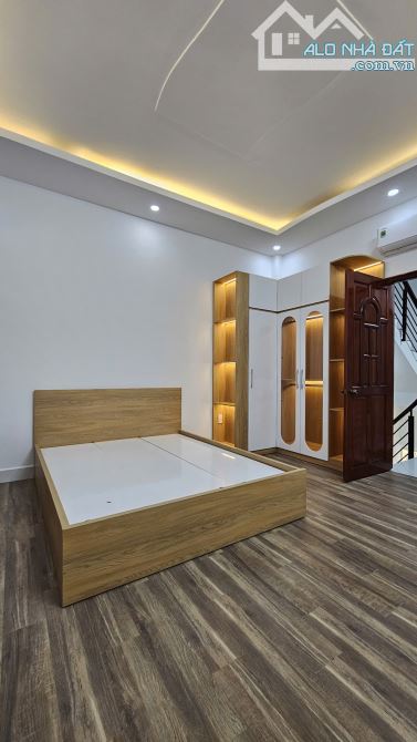 MẶT TIỀN XE HƠI 10 M NGANG 4.2 X14  BÊ TÔNG 4 TẤM CÓ 5 TỶ - 6