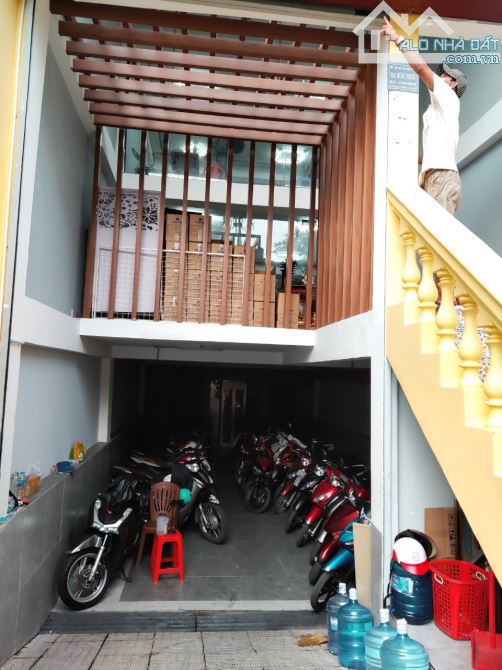 Nhà MT Phạm Huy Thông - Dương Quảng Hàm, P.6, GV. DT: 5m x 16m Hầm trệt 5 lầu, giá: 23,5ty - 6