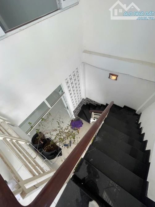 Bán nhà 2 tầng, Đường số 17, Quận 7. DT 75m2, 3PN, Dòng tiền khủng. Nhỉnh 5 tỷ - 6