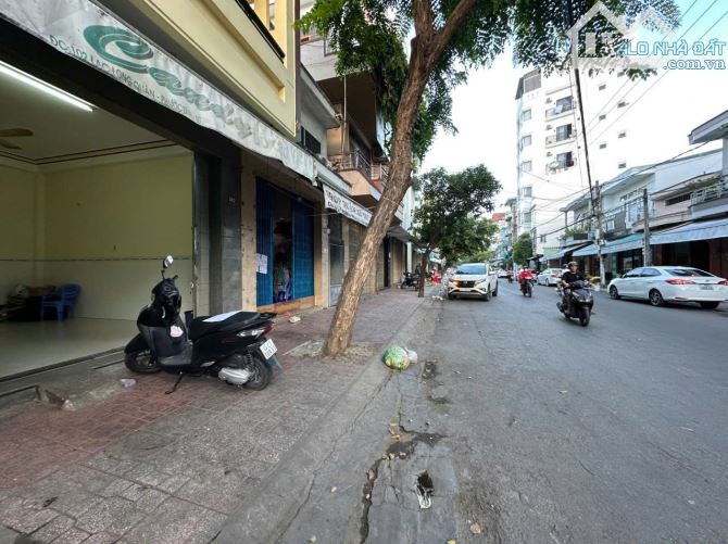 Hạ Giá bán nhà 3 tầng đường 16m trung tâm Cách biển Nha Trang 1km- - 6