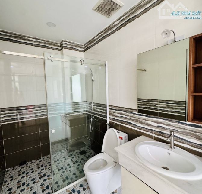 CHÚ NGHĨA ĐẬU VISA ĐỊNH CƯ BÁN NHÀ PHAN KẾ BÍNH, QUẬN 1. GIÁ 5Tỷ880/65M2(5,2MX12,5M). SHR - 6