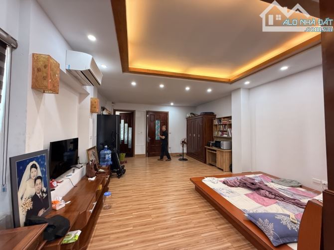 CẦN BÁN CĂN NHÀ TU HOÀNG 48M. Ô TÔ VÀO NHÀ.6 TẦNG THANG MÁY GIÁ 6***TỶ - 6