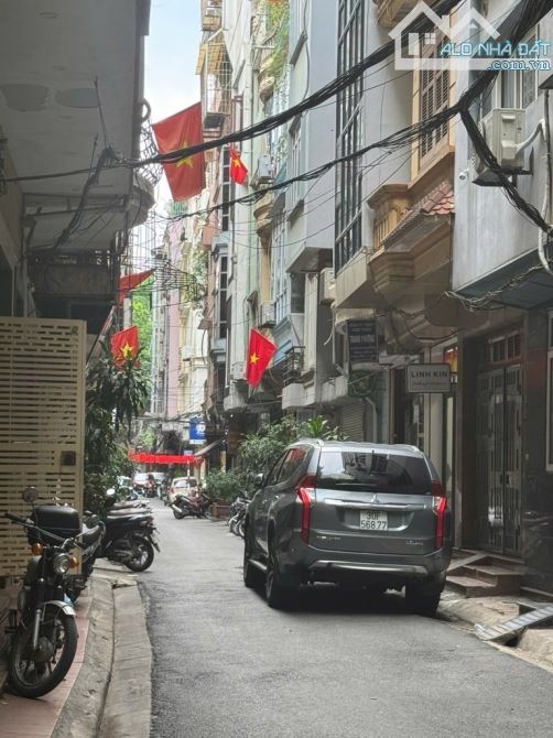 BÁN NHÀ PHỐ NGUYỄN CHÍ THANH 40M2 - PHÂN LÔ Ô TÔ TRÁNH, VÀO NHÀ - KINH DOANH VỈA HÈ - NGÕ - 6