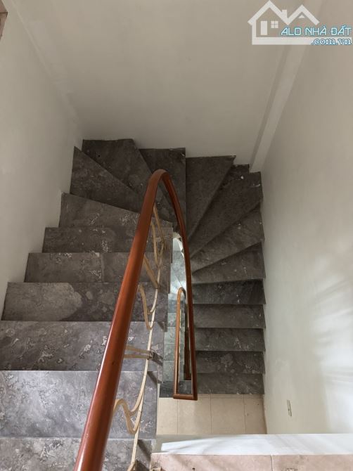 Bán nhà Nguyễn Trãi 43m 5 tầng hơn 8 tỉ - ngõ rộng - gần ô tô - sổ vuông - 6