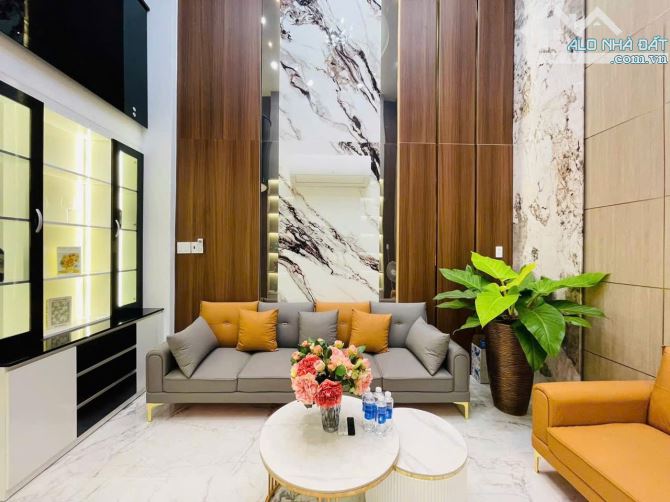 Siêu Phẩm 5Tầng THANG MÁY Full Nội Thất -60M²- Đường 6M Thông - 6