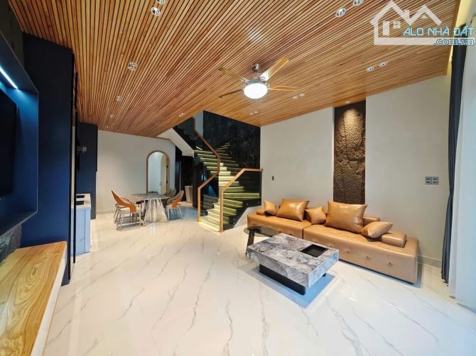 Cực hiếm! Nhà 3 tầng Đặng Văn Bi, 62m2, hẻm ô tô tránh.Giảm còn 5.8 tỷ - 6