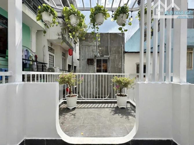 NHÀ ĐẸP NGUYỄN ĐÌNH CHIỂU, Q.3 – CĂN GÓC 3 MẶT TIỀN – 48m² (3 x 16)- 6.5 TỶ TL - 6