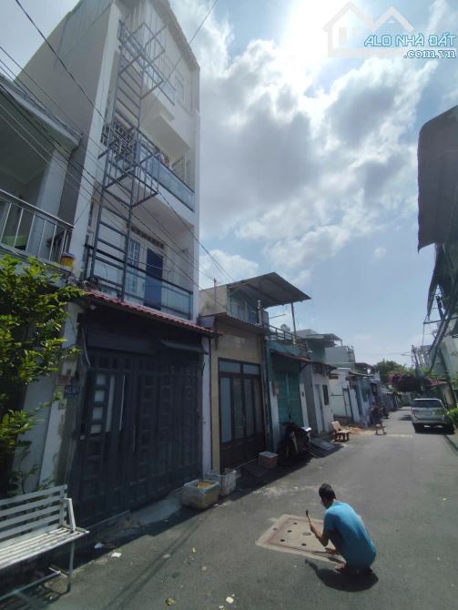 căn hộ dịch vụ 7 phòng - doanh thu 20tr- trung tâm q9 - chỉ 6.1 tỉ - 6