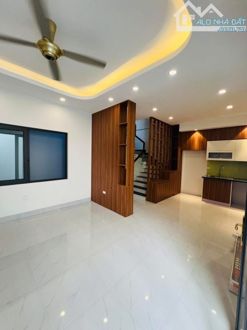 💥 CẦN BÁN NHÀ LẠC LONG QUÂN – 71M² – 5 TẦNG – MT 6M – 11.5 TỶ 💥  Lạc Long Quân | 71m² x - 7