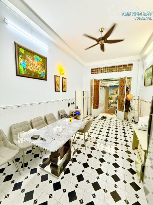 🏙️ GIỮA LÒNG QUẬN 1 – AN NINH TUYỆT ĐỐI 📍 Cư xá Nguyễn Cảnh Chân, Q.1 - 7