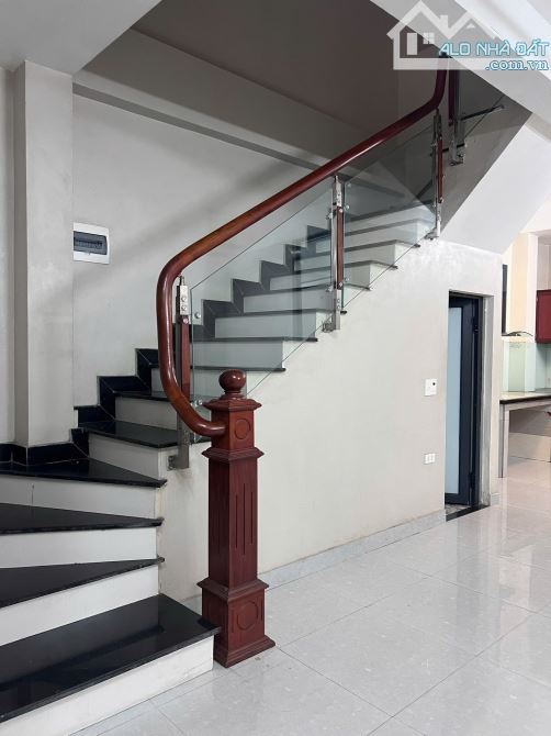 LẠC LONG QUÂN (TRÍCH SÀI) – CÁCH HỒ TẤY 50M – 55/60M² – MT 5.9M – 18.5 TỶ - 7