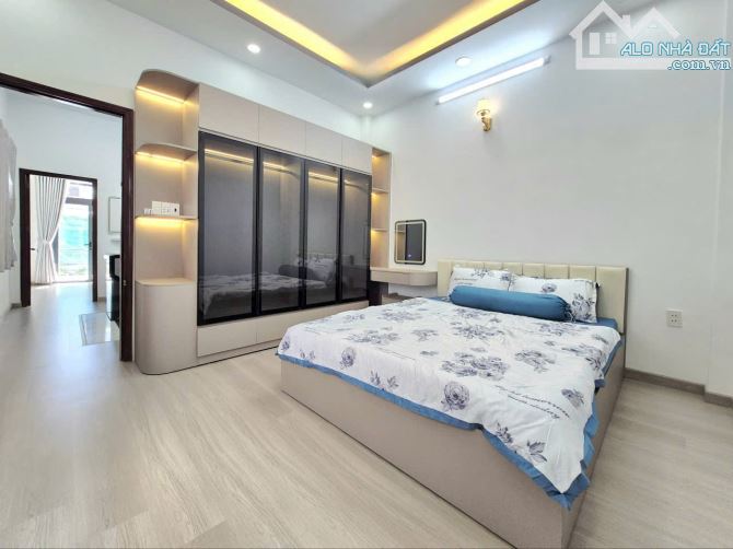 Bán nhà đẹp, nội thất cao cấp Huỳnh Tấn Phát, Nhà Bè, Dt 4x13m, 1 lầu. Giá 4,8 tỷ - 7