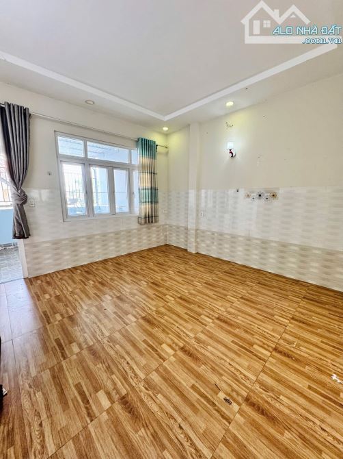 Bán nhà MT Đường số 12 p11 DT:4,5 x23,5 2 lầu 4pn , giá : 12 tỷ Tl - 7