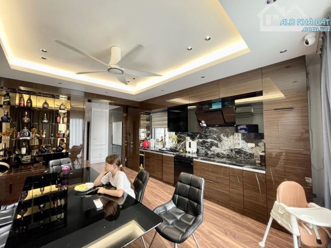 LÔ GÓC ĐẸP NHẤT PHỐ NGUYỄN ĐỨC CẢNH – 7 TẦNG – THANG MÁY – GARA – CÁCH PHỐ 20M – 22 TỶ - 7