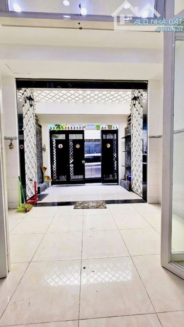 “BÁN NHÀ BỐN TẦNG MỚI ĐẸP LINH  ĐÔNG- HẺM XE HƠI - KHU PHÂN LÔ - GẤP BÁN GIẢM 200 TRIỆU(4* - 7