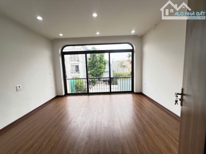 🏡 BÁN NHÀ BÁT KHỐI - LONG BIÊN - DT 30m - GIÁ 6,25 TỶ - 6 TẦNG - 7