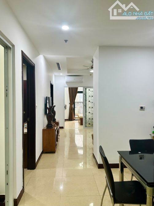 Cho thuê căn hộ chung cư Royal City - Thanh Xuân - Sát Ngã Tư Sở -  103m - 3 phòng ngủ - 7