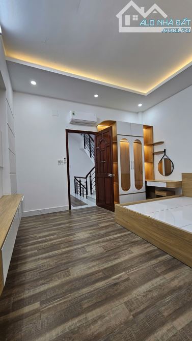 MẶT TIỀN XE HƠI 10 M NGANG 4.2 X14  BÊ TÔNG 4 TẤM CÓ 5 TỶ - 8