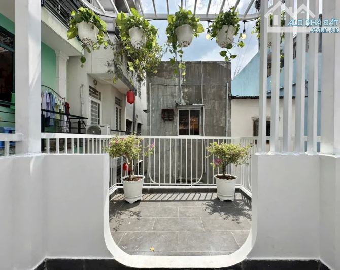 PHÚ NHUẬN. NHÀ BÁN 3 MT NGUYỄN ĐÌNH - CHIỂU (48M2) 3 TẦNG. FULL NỘI THẤT. CHỈ 6.5 TỶ - 8