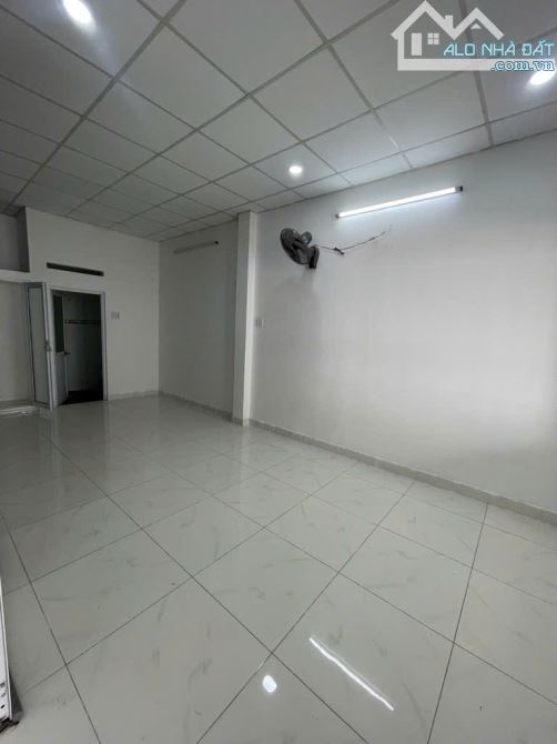 Bán nhà 2 tầng, Đường số 17, Quận 7. DT 75m2, 3PN, Dòng tiền khủng. Nhỉnh 5 tỷ - 8
