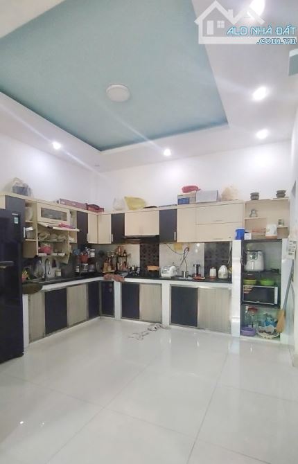 Nhà 3 Tầng - 9x14 - Cạnh Trung Tâm Quận 7 - Nhỉnh 5 Tỷ - 8