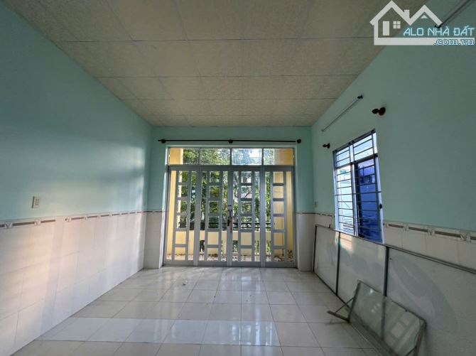 Hạ Giá bán nhà 3 tầng đường 16m trung tâm Cách biển Nha Trang 1km- - 8