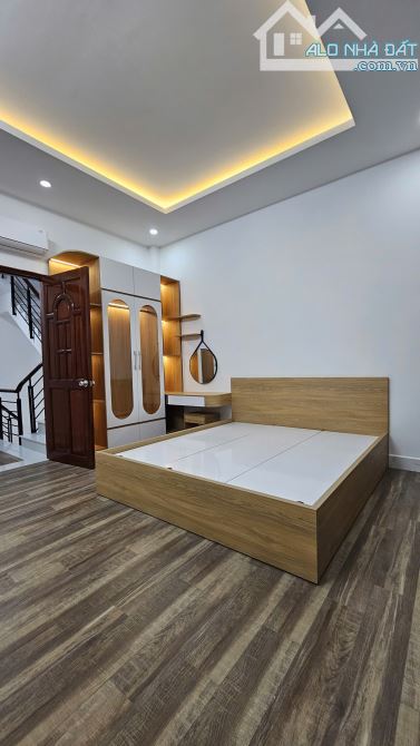 MẶT TIỀN XE HƠI 10 M NGANG 4.2 X14  BÊ TÔNG 4 TẤM CÓ 5 TỶ - 9