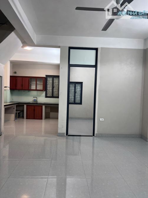 LẠC LONG QUÂN (TRÍCH SÀI) – CÁCH HỒ TẤY 50M – 55/60M² – MT 5.9M – 18.5 TỶ - 9