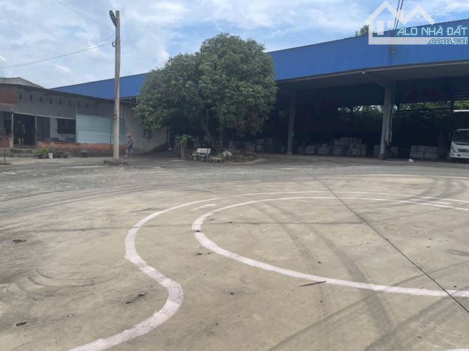 Chuyển nhượng nhà xưởng với diện tích 9.900m2 .... Chủ cần bán gấp hạ 10tỷ ( giá cũ 35ty) - 9