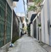 Cần tiền hạ giá bán nhanh mảnh đất thổ cư tặng căn nhà cấp 4 đường thông ô tô con