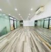 Cho thuê nhà mặt đường phố Chùa Bộc, DT 65m2, 5 tầng, giá 75 triệu.