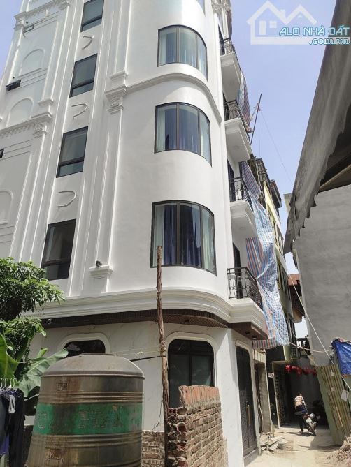 NHỈNH 4 TỶ LÔ ĐẤT PHỐ KẺ TẠNH - LONG BIÊN - NGÕ RỘNG GẦN Ô TÔ
