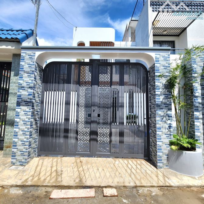 Bán căn nhà 1 trệt 1 lầu ngay sát giáo xứ Thái Hoà phường Hố Nai mới