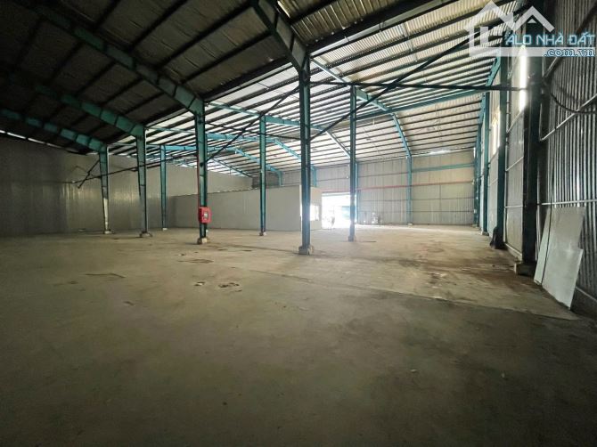 Bán Gấp Kho Xưởng 2500m2 Ngay Vòng Xoay An Phú TP Thuận An, Nhà Hoàn Công, giá sập sàn