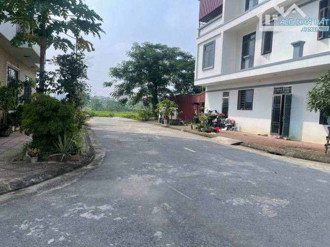 Bán đất Yên Mẫn . dt 70,4m . mt 4,4m . hướng TB . giá 6 tỷ 150