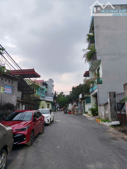 Bán nhà Góc Cấp 4 . Bò Sơn Núi . dt 68,7m . mt 4,5m . hướng TN & Tb . giá 4 ty5