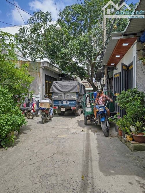 NHÀ TẦNG MỚI HXH XUÂN THỚI ĐÔNG HÓC MÔN 90M2- NGANG 5M BỀ THẾ .