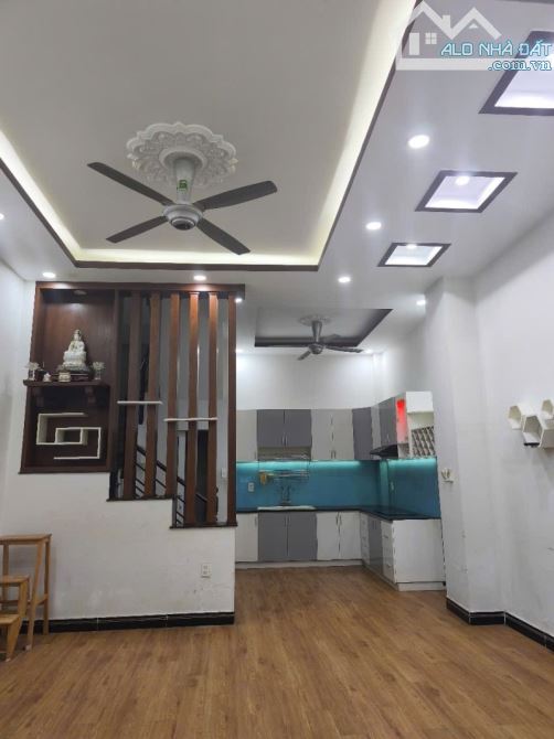 Bán nhà Thoại Ngọc Hầu-ngang 4m-nở hậu-cạnh Big C-4 tỷ hơn