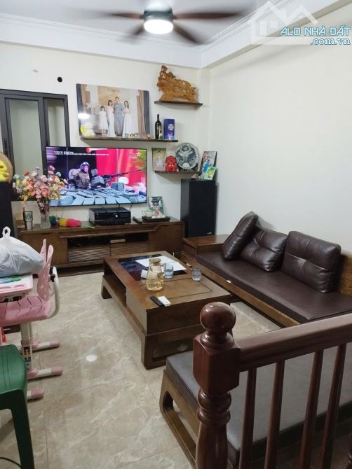 Bán nhà 4T Ỷ La, Dương Nội ,2 ô tô tránh ,Sổ đỏ chính chủ