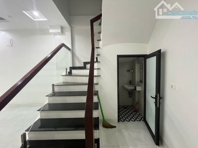 BÁN NHÀ 4 TẦNG YÊN NGHĨA -3 NGỦ– GIÁ CHỈ 3.3 TỶ