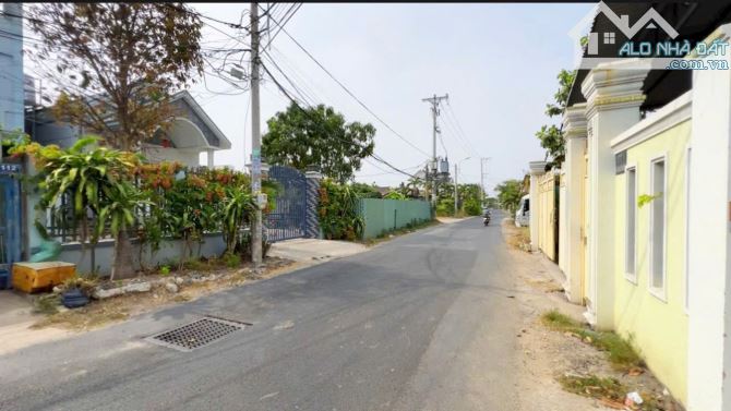 CẦN BÁN KHO CÓ SẴN NHÀ XƯỞNG 900m2 ĐƯỜNG 234 TÂN QUÝ TÂY BÌNH CHÁNH