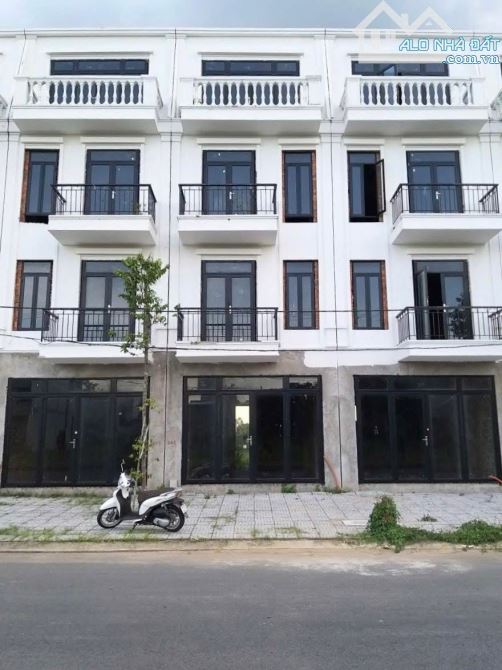 Chủ gửi. BÁN NHÀ 3 LẦU – HOÀN THIỆN ĐẸP – MẶT TIỀN ĐƯỜNG D1, KHU HỒNG LOAN, CẦN THƠ