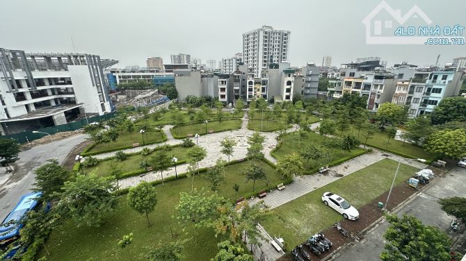 BÁN ĐẤT TÁI ĐỊNH CƯ GIANG BIÊN – VIỆT HƯNG-ĐƯỜNG OTO TRÁNH VỈA HÈ RỘNG-KINH DOANH