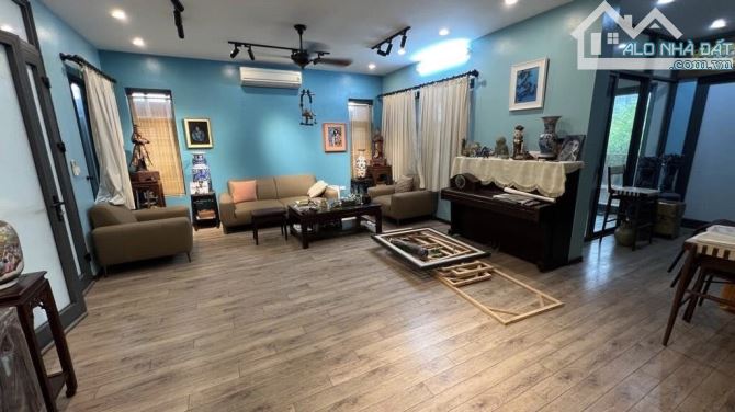 Biệt thự Tây Hồ, ô tô vào nhà, ở sướng, 120m chỉ 23 tỷ