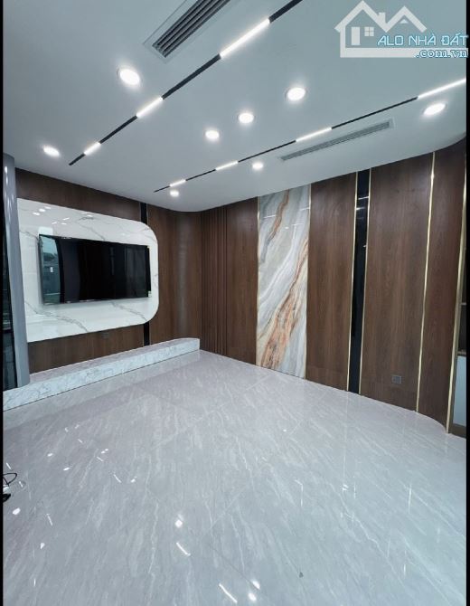 CỰC HIẾM ,Hoàng Mai, 40m2 x 5 tầng, ngõ thông OTO, kinh doanh, full nội thất, nhỉnh 7 tỷ