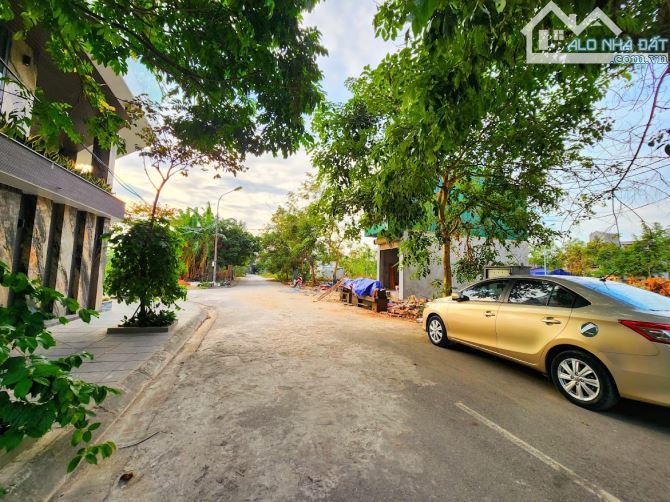 TĐC Liên Ninh Ô tô tránh Vỉa hè cạnh ga Ngọc Hồi 30m2 5.5x tỷ