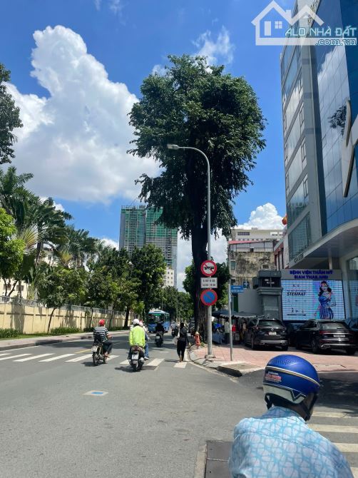 HÀNG HOT !! Nhà 2 Mặt Tiền đường CMT8 - P. Nhiêu Lộc | 2 Tầng | 5,6 x 26m | Giá Siêu tốt